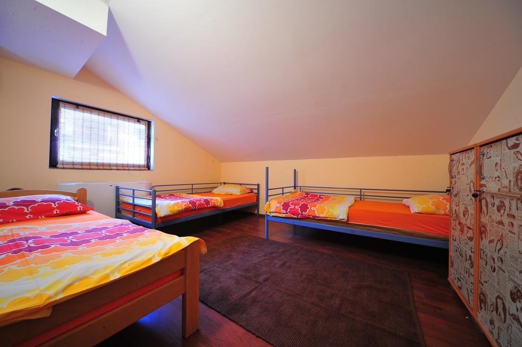 Hostel Bed N Beer Belgrad Oda fotoğraf