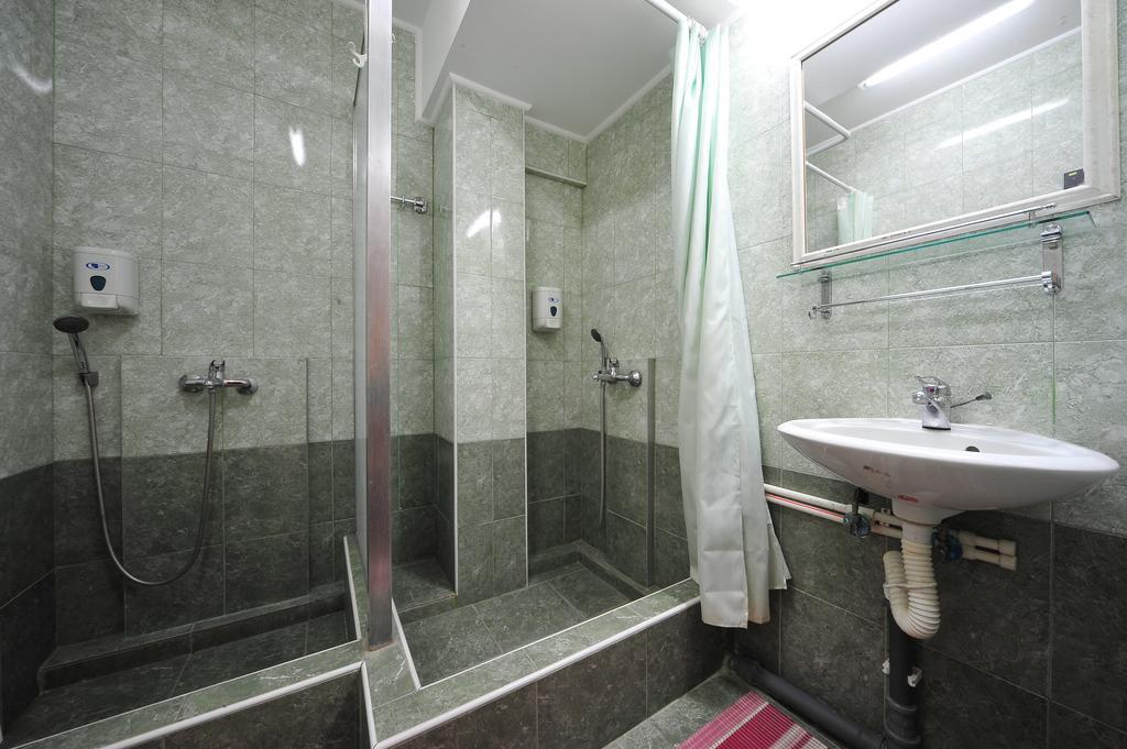 Hostel Bed N Beer Belgrad Dış mekan fotoğraf