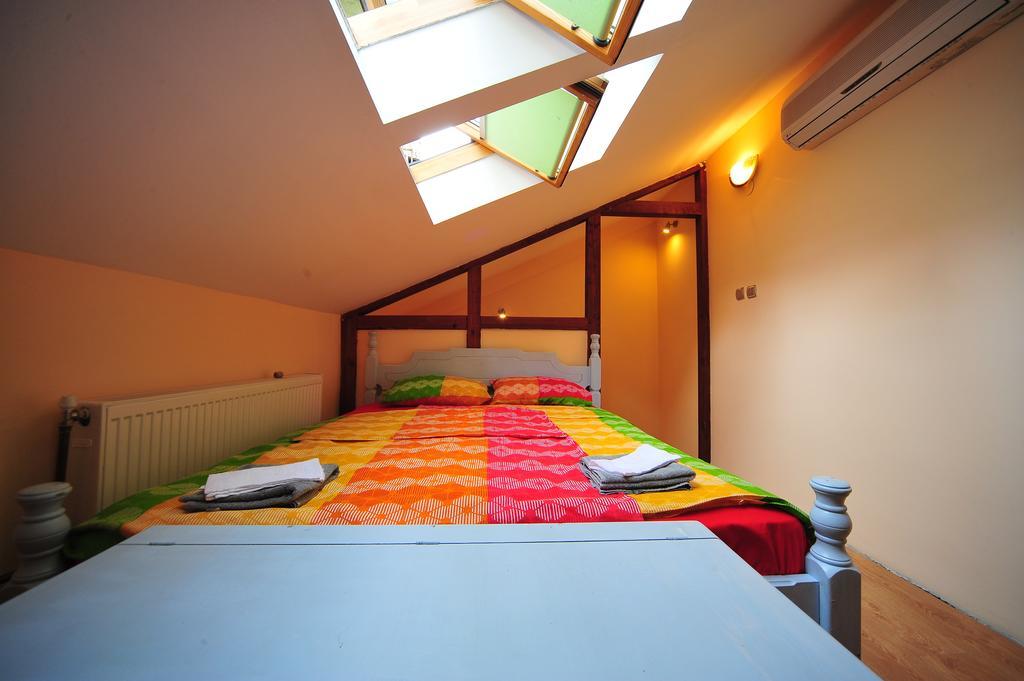 Hostel Bed N Beer Belgrad Oda fotoğraf