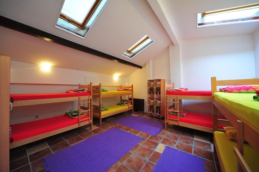 Hostel Bed N Beer Belgrad Oda fotoğraf
